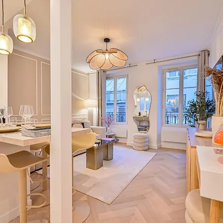 Suite Eiffel- Perfect Location-2